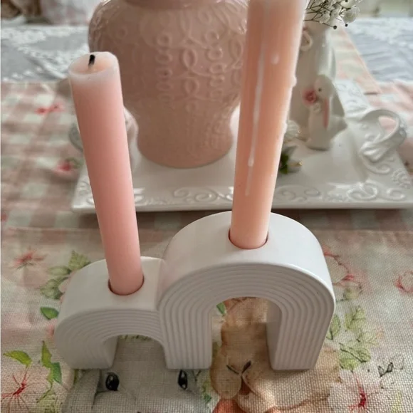 Chic White Arch Candle Holder - Picture 3 of 6